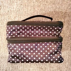 Portable makeup bag